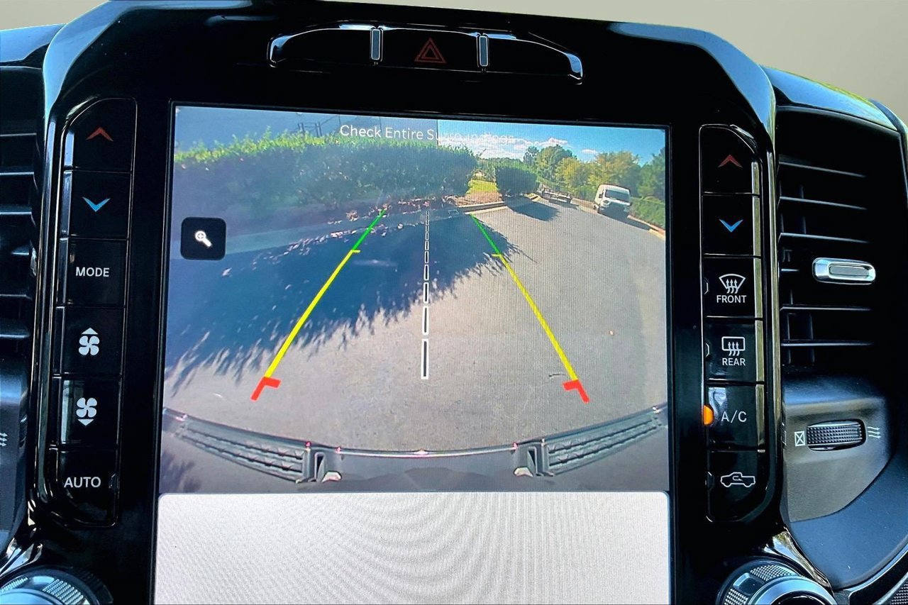 Used 2022 RAM 1500 Laramie AWD/4WD image 13