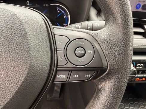 Used 2025 Toyota RAV4 XLE AWD/4WD image 20