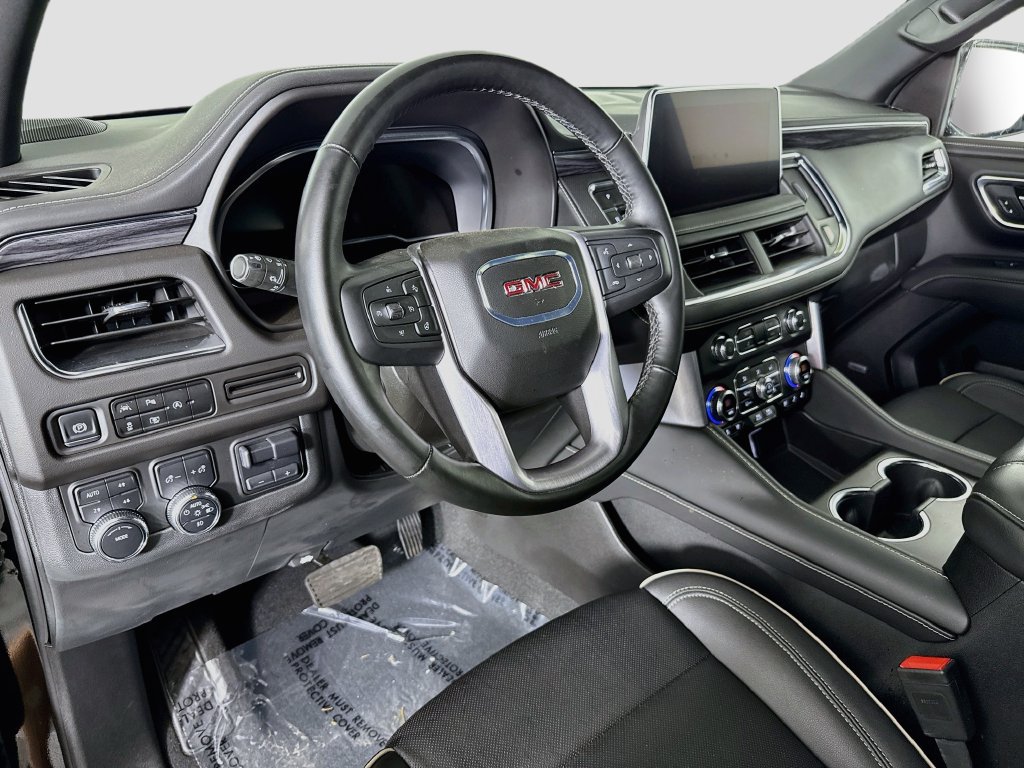 Used 2024 GMC Yukon XL SLT w/ SLT Luxury Package AWD/4WD image 9