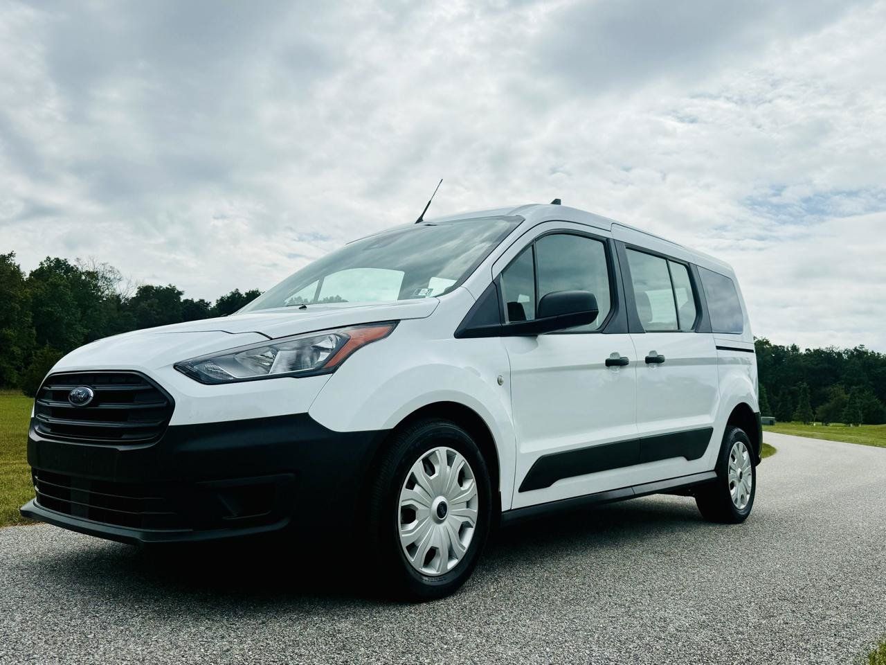 Used 2022 Ford Transit Connect XL FWD image 1