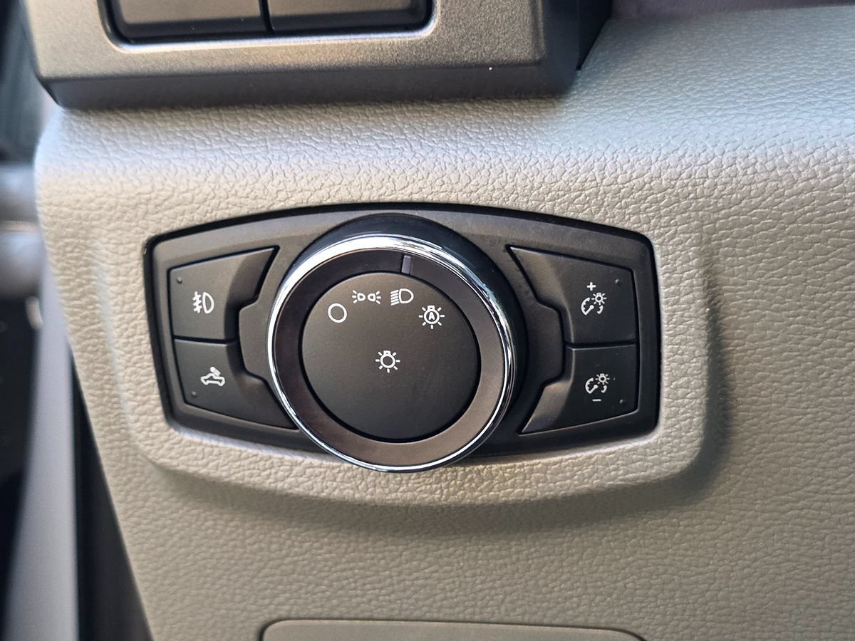 Used 2020 Ford F250 XLT w/ XLT Premium Package AWD/4WD image 45
