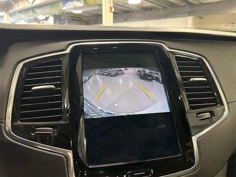 Certified 2022 Volvo XC90 T6 Inscription w/ Climate Package image 17