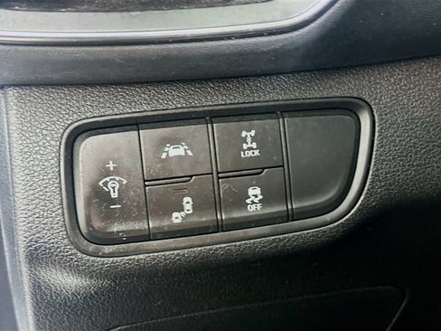 Used 2019 Hyundai Santa Fe SEL AWD/4WD image 13