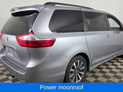 Used 2018 Toyota Sienna XLE w/ XLE Navigation Package image 7