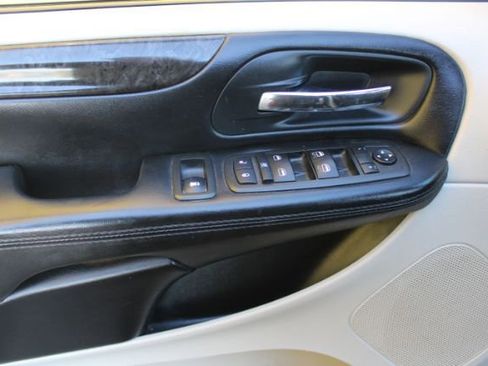 Used 2015 Dodge Grand Caravan SXT w/ Rear Park Assist Package image 7