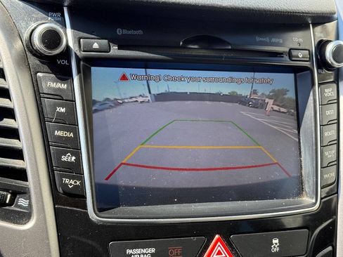Used 2013 Hyundai Elantra GT w/ Tech Pkg FWD image 10
