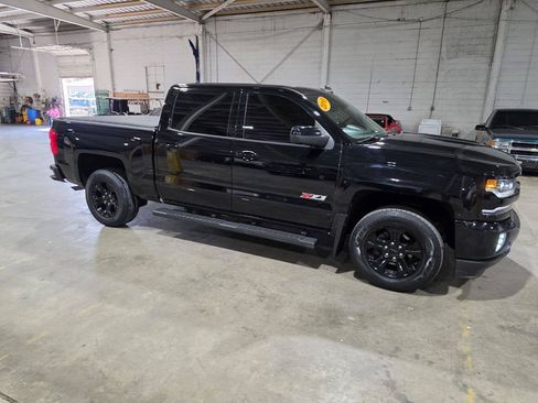 Used 2018 Chevrolet Silverado 1500 LTZ Z71 w/ LTZ Plus Package AWD/4WD image 18