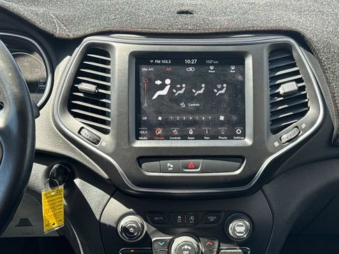 Used 2020 Jeep Cherokee Latitude w/ Quick Order Package 26F North AWD/4WD image 22
