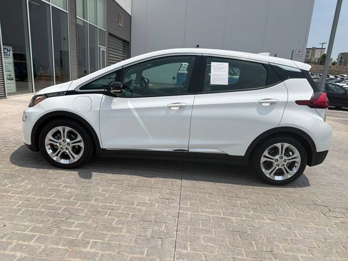 Used 2020 Chevrolet Bolt LT FWD image 2