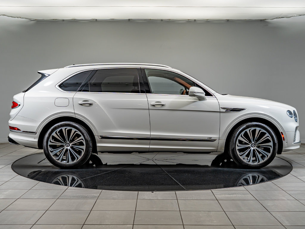 Used 2022 Bentley Bentayga AWD/4WD image 4