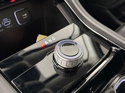 Used 2023 Jeep Grand Cherokee Limited RWD image 17