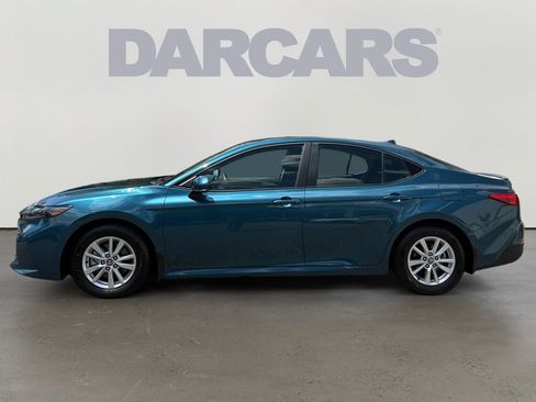 Used 2025 Toyota Camry LE w/ Convenience Package FWD image 4