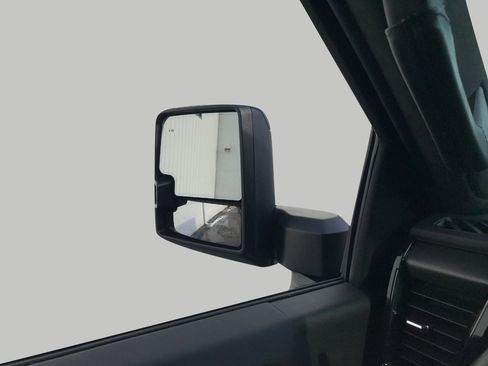 Used 2025 GMC Sierra 2500 AT4X image 17