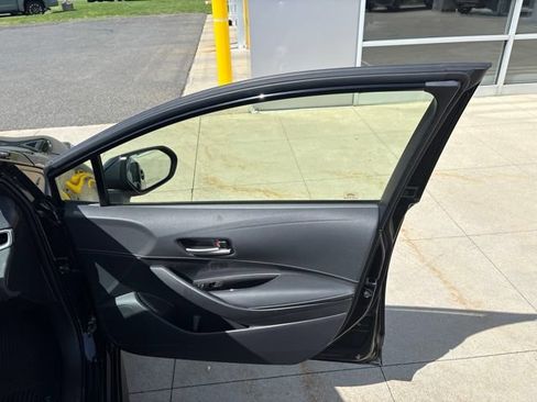 Used 2021 Toyota Corolla SE FWD image 32