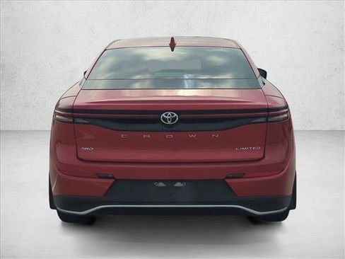 Used 2023 Toyota Crown Limited image 6