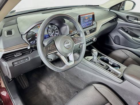 Used 2023 Nissan Altima 2.5 SV image 8