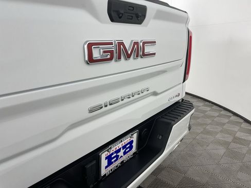 Used 2025 GMC Sierra 1500 AT4 w/ Technology Package image 32