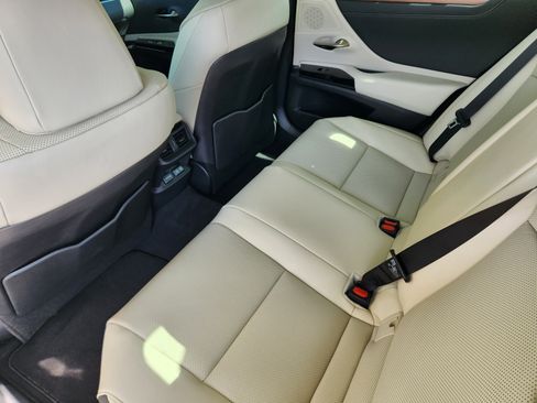 New 2025 Lexus ES 300h w/ Premium Package image 21