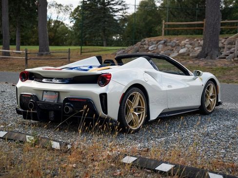 Used 2020 Ferrari 488 Pista Spider image 5