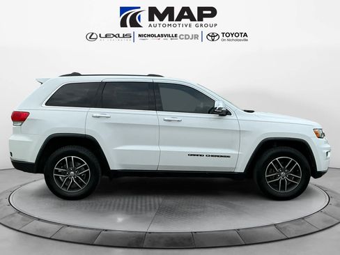 Used 2018 Jeep Grand Cherokee Limited w/ Trailer Tow Group IV AWD/4WD image 6