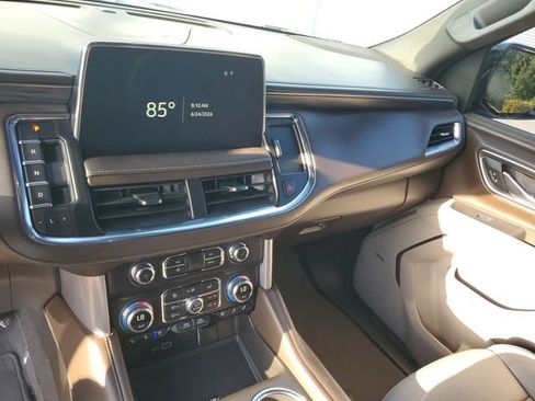 Used 2024 GMC Yukon SLT w/ SLT Luxury Package RWD image 26