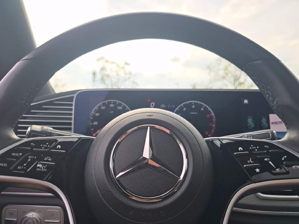 Certified 2024 Mercedes-Benz GLS 450 4MATIC image 33