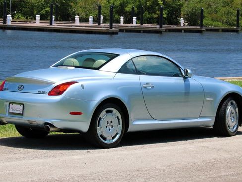 Used 2004 Lexus SC 430 Convertible RWD image 3
