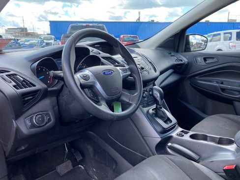Used 2015 Ford Escape S FWD image 9