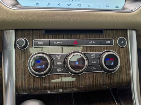 Used 2017 Land Rover Range Rover Sport HSE image 10