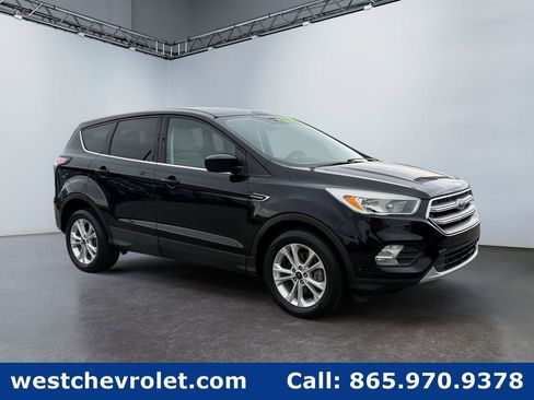 Used 2017 Ford Escape SE image 1