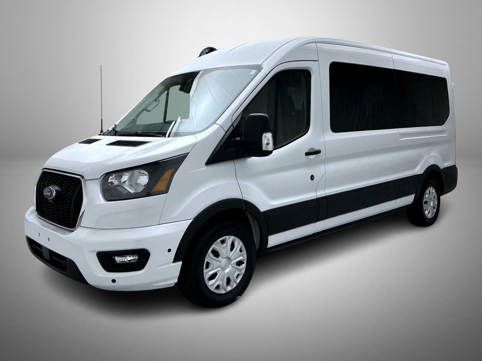 Used 2025 Ford Transit 350 XLT RWD image 1