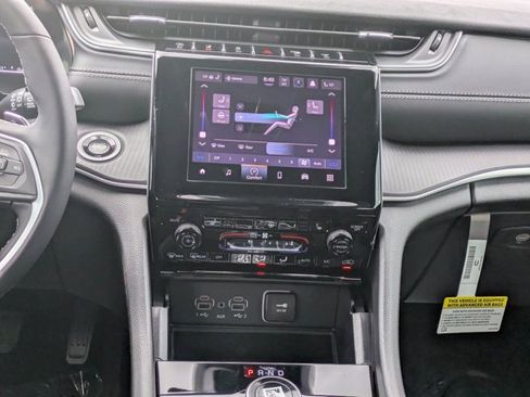 New 2025 Jeep Grand Cherokee Altitude image 16