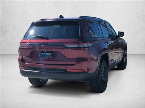 New 2025 Jeep Grand Cherokee Altitude image 2