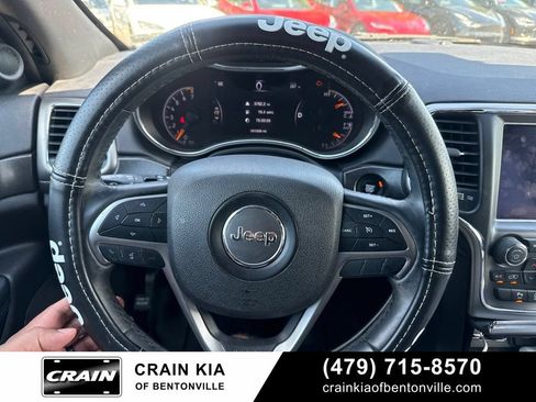 Used 2018 Jeep Grand Cherokee Altitude AWD/4WD image 23