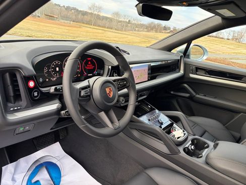 New 2026 Porsche Cayenne Coupe AWD/4WD image 15