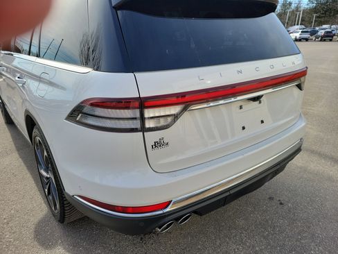 Used 2023 Lincoln Aviator Reserve w/ Equipment Group 201A image 15