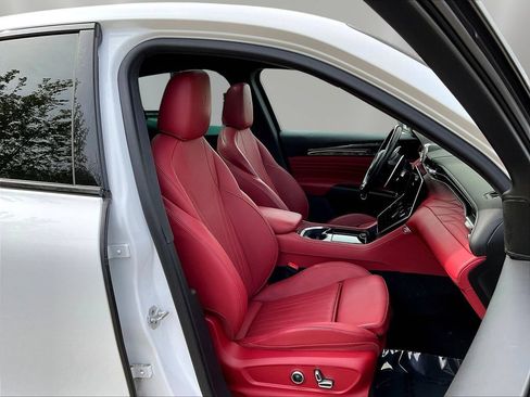 Used 2023 Maserati Grecale Modena AWD/4WD image 29