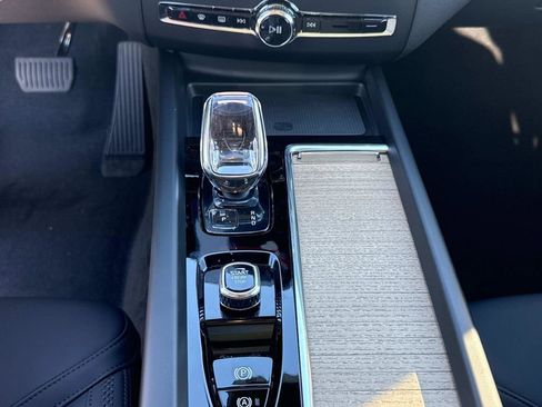 New 2026 Volvo XC60 B5 Plus w/ Protection Package Premier image 24