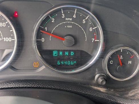 Used 2015 Jeep Wrangler Sport image 21