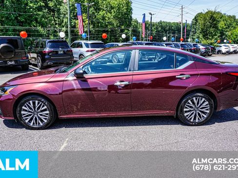 Used 2025 Nissan Altima 2.5 SV FWD image 6