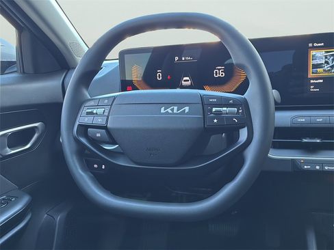 New 2025 Kia K4 LXS image 19