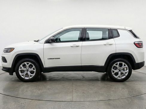Used 2025 Jeep Compass Latitude AWD/4WD image 5