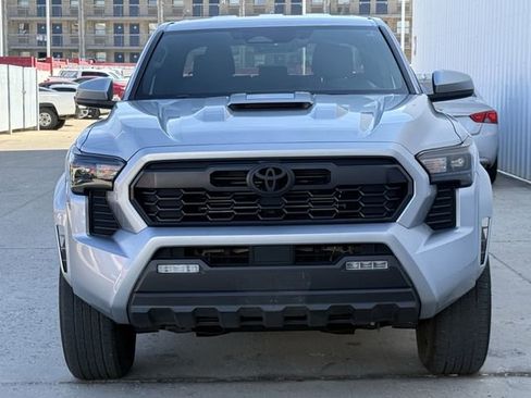 Used 2024 Toyota Tacoma TRD Sport image 6