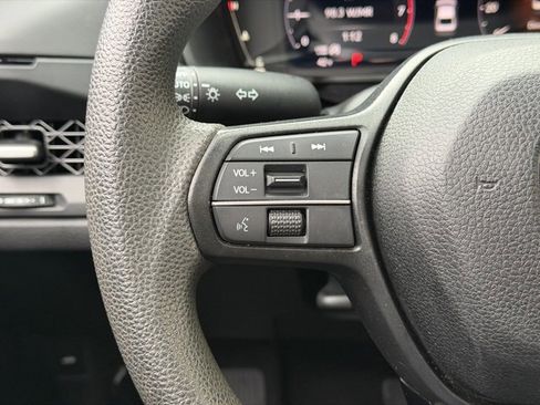 Used 2023 Honda Accord EX image 19