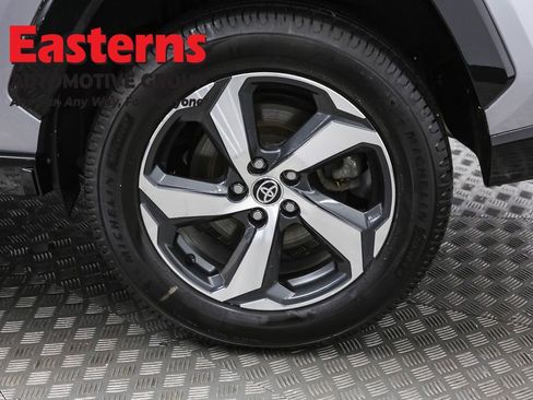 Used 2022 Toyota RAV4 SE image 34