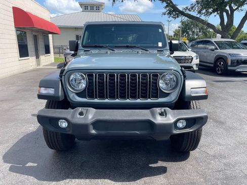 Used 2025 Jeep Wrangler Sport AWD/4WD image 10