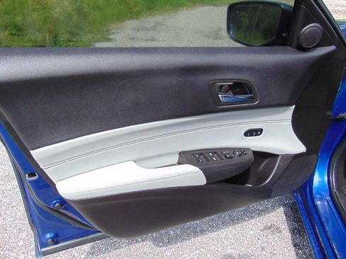 Used 2017 Acura ILX FWD image 16
