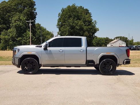 Used 2024 GMC Sierra 2500 Denali Ultimate AWD/4WD image 4