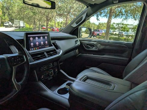 Used 2021 Chevrolet Tahoe LT w/ Luxury Package RWD image 17