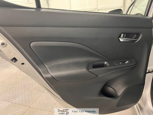 Used 2025 Nissan Versa SV FWD image 27